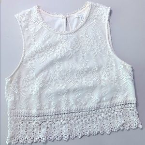 Forever 21 Laced Cream Sleeveless Blouse Size Medium